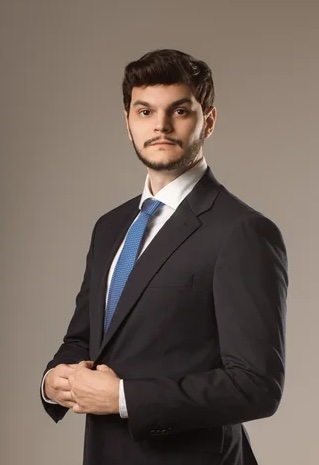 Dr. Marcos Scorsafava em consulta